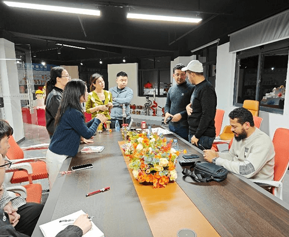 Negotiate business with Egyptian clients